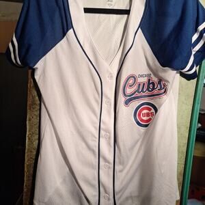 Lightweight Cubs Shirt. Campus Lifestyle